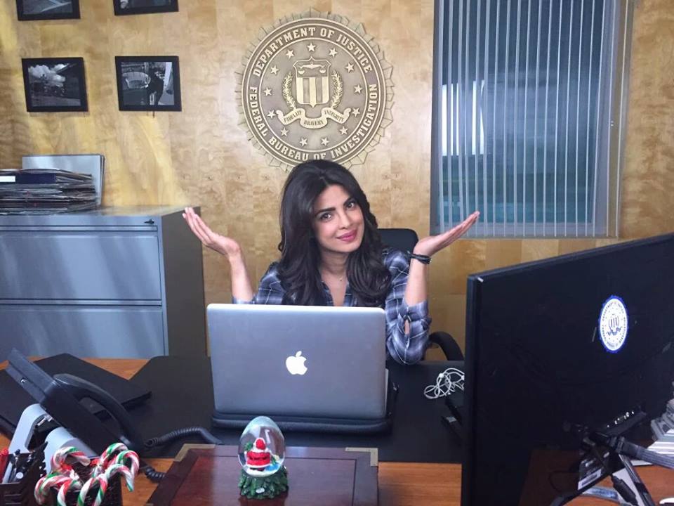 actress priyanka chopra hd pics
