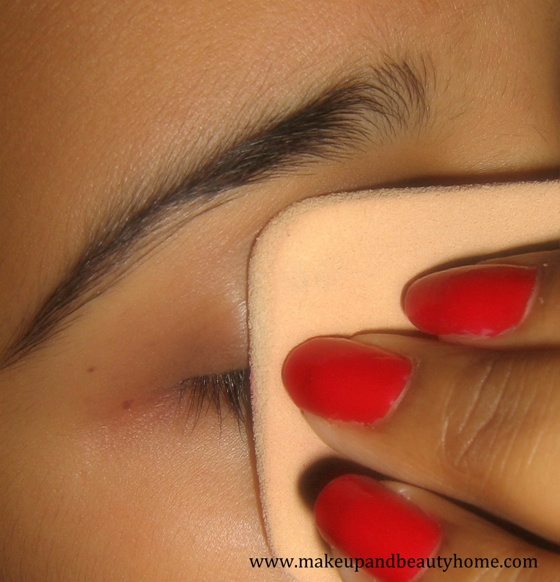 How to Apply Liquid Eyeliner The Right Way? 4 Steps