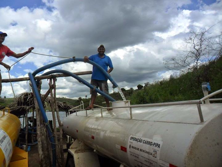 Município de Baraúna Realiza abastecimento de água com Carro-pipa beneficiando mais de 3 mil pessoas