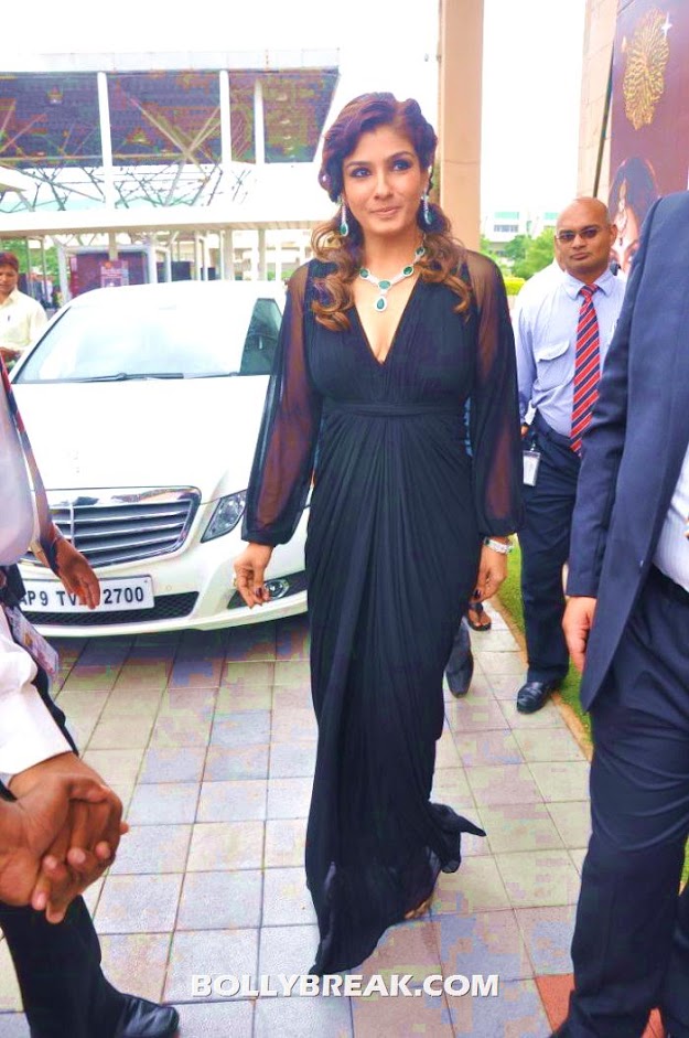Raveena Tandon in black dress Raveena Tandon in black dress - Raveena Tandon in Black Dress Latest Pics 2012