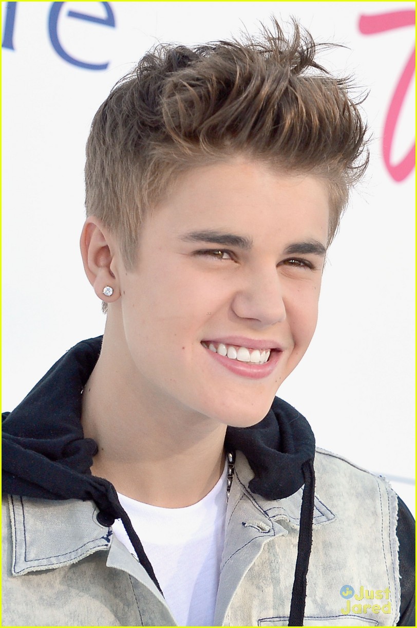 Teen News: -Eu briguei com uma porta de vidro, diz Justin Bieber