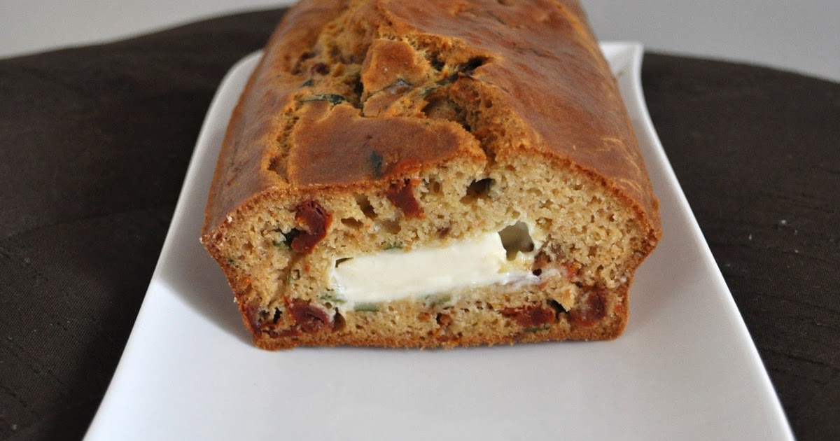 Cake kiri, tomates sechées et basilic