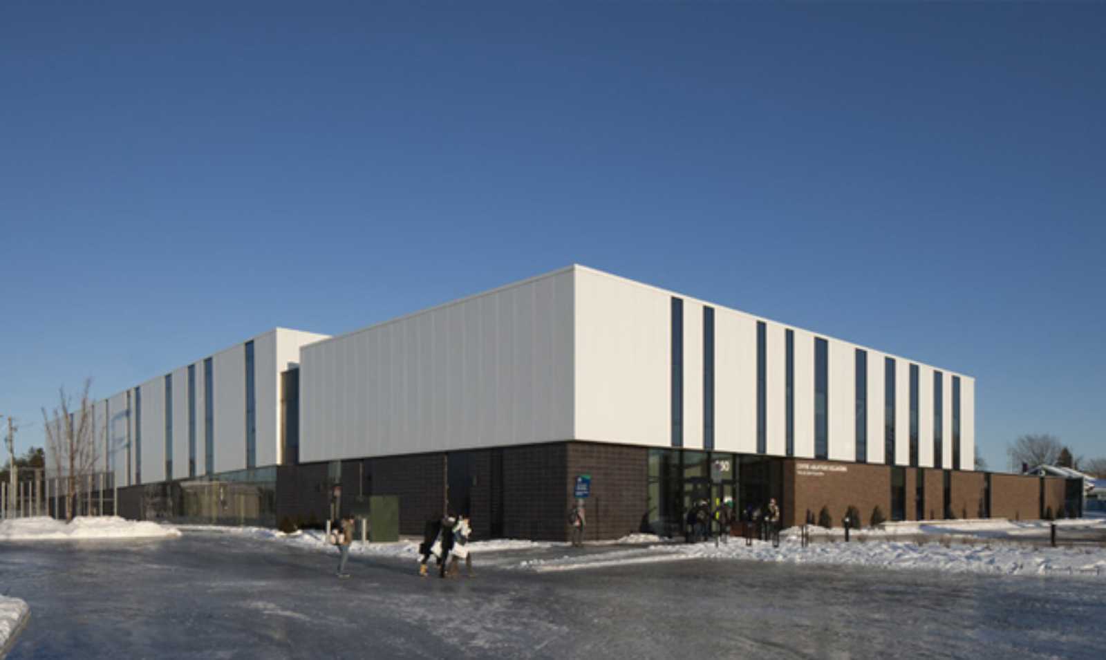 CENTRE AQUATIQUE DE SAINTHYACINTHE BY ACDF A As Architecture