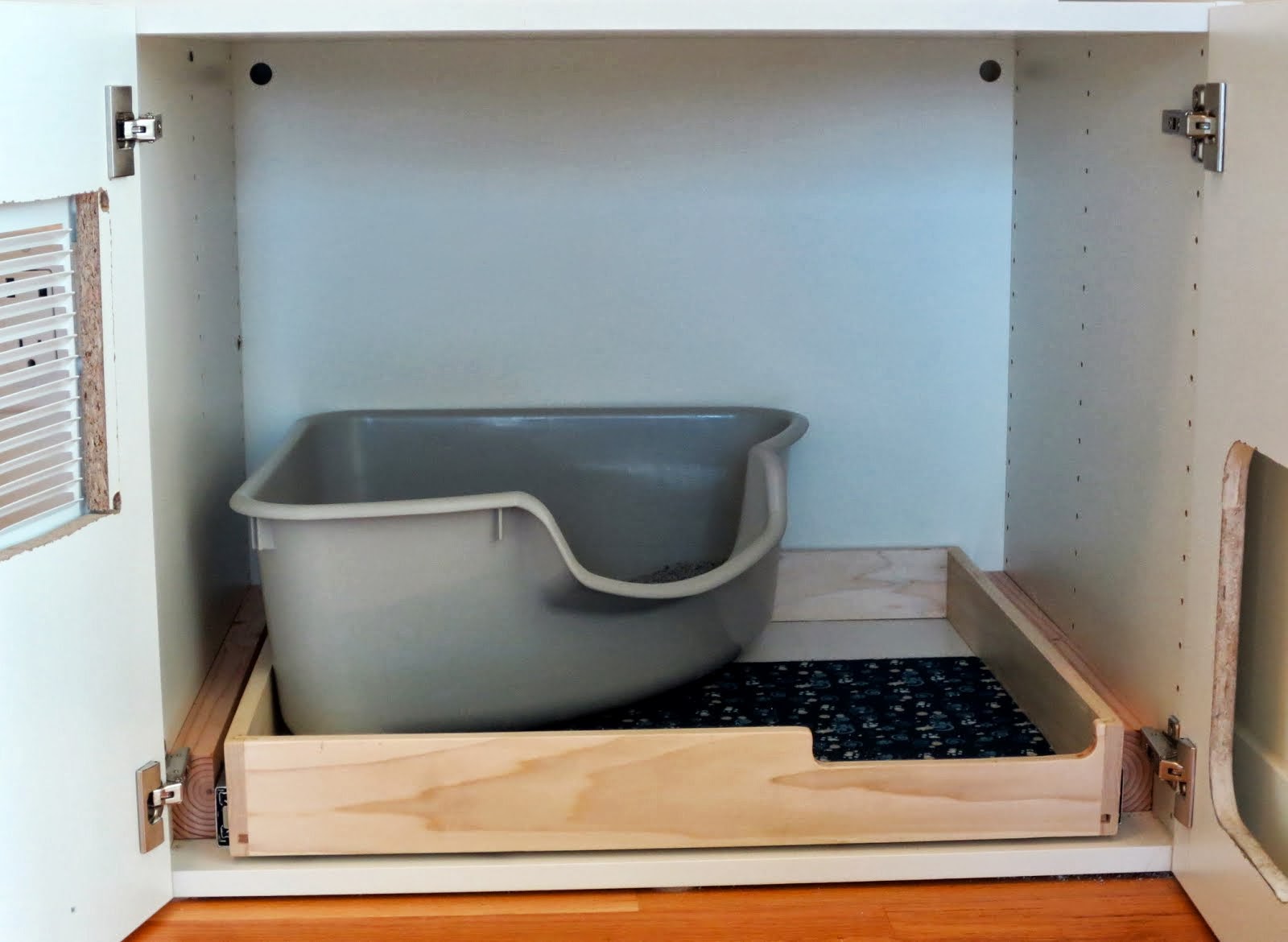 AKURUM Cat Litter Box + EXPEDIT Office Storage - IKEA Hackers - IKEA 