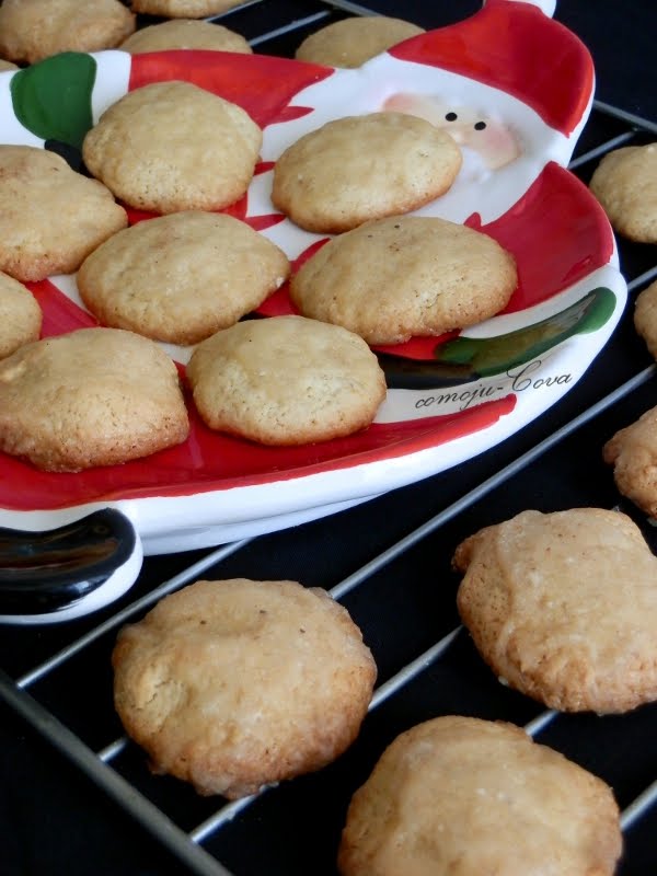 Comoju Eggnog Cookies