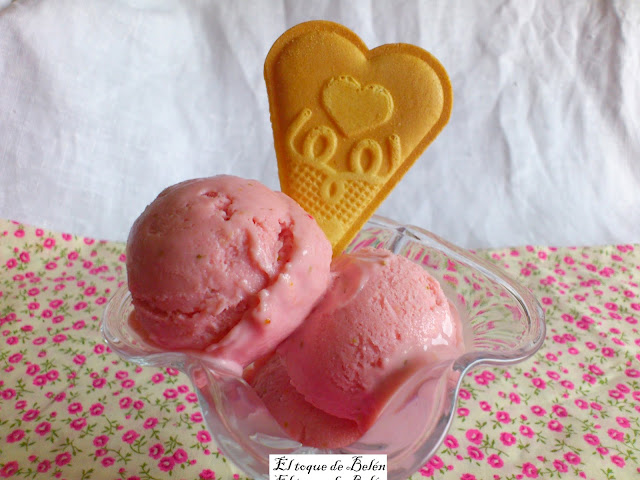 Helado De Fresa Con Gelatina
