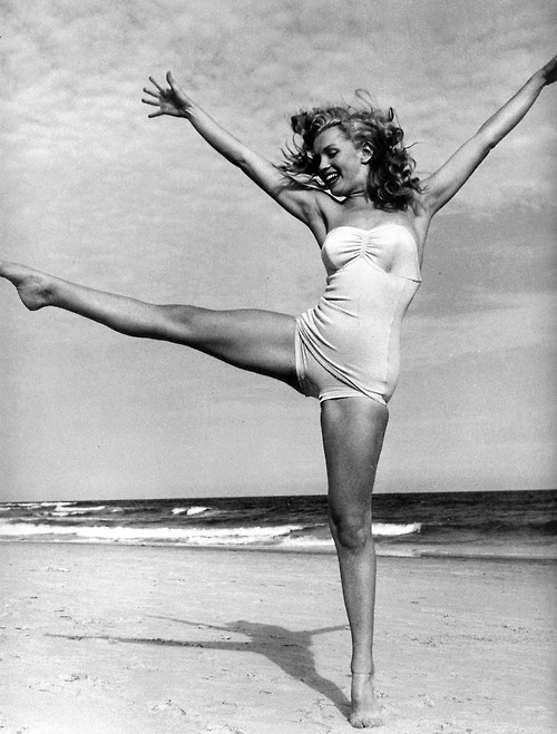 Marilyn Monroe at Beach 1949