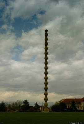 coloana infinitului the endless column Columna del infinito Colonne sans fin Бесконечная колонна