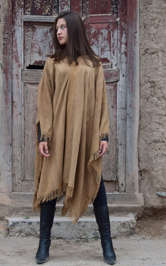 Poncho de Vicuña N° V205 Hilado Fino "Familia Avar Saracho" SOLO POR PEDIDO