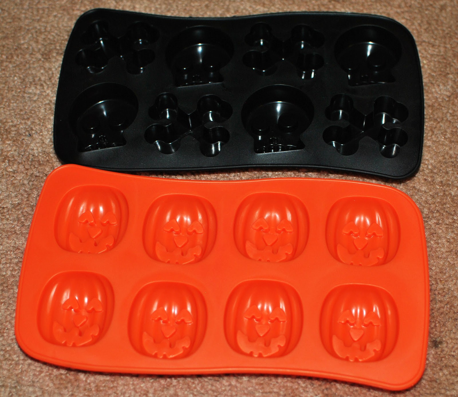 Live Laugh Love Craft Make your own Halloween crayons