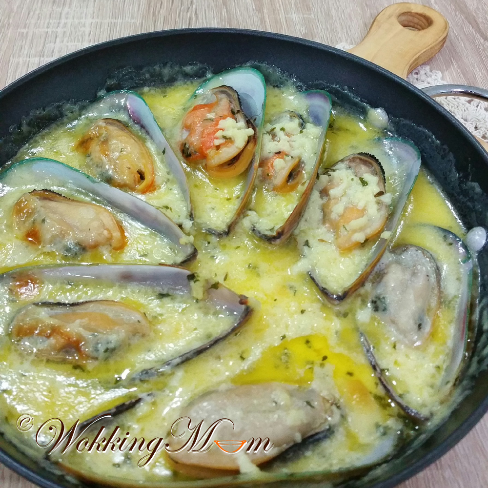 Let's get Wokking! Mussels in Buttery Lemon Garlic Sauce Singapore Food Blog on easy recipes