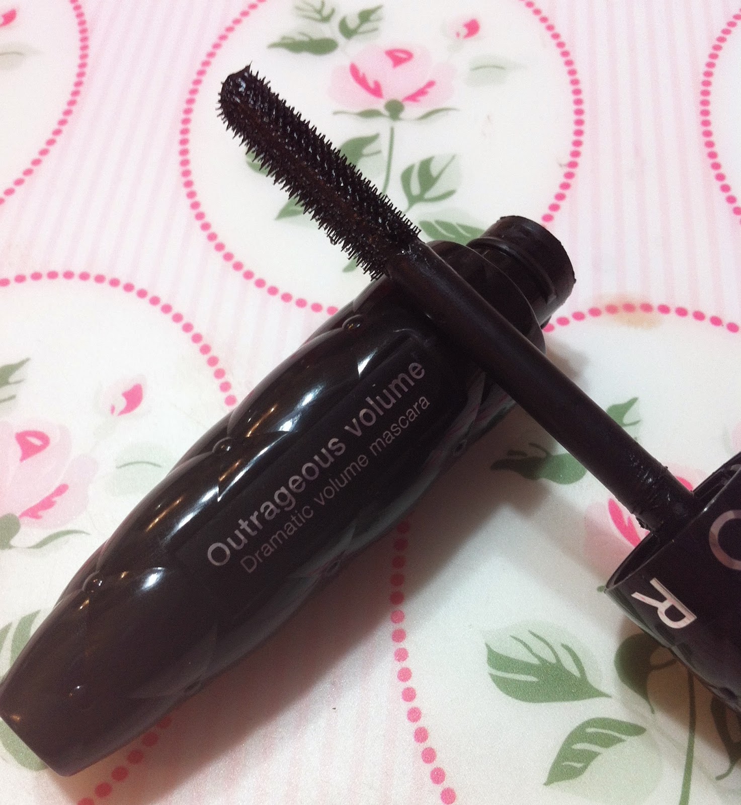 Gamze Çelikdemir Sephora Outrageous Dramatic Volume Mascara