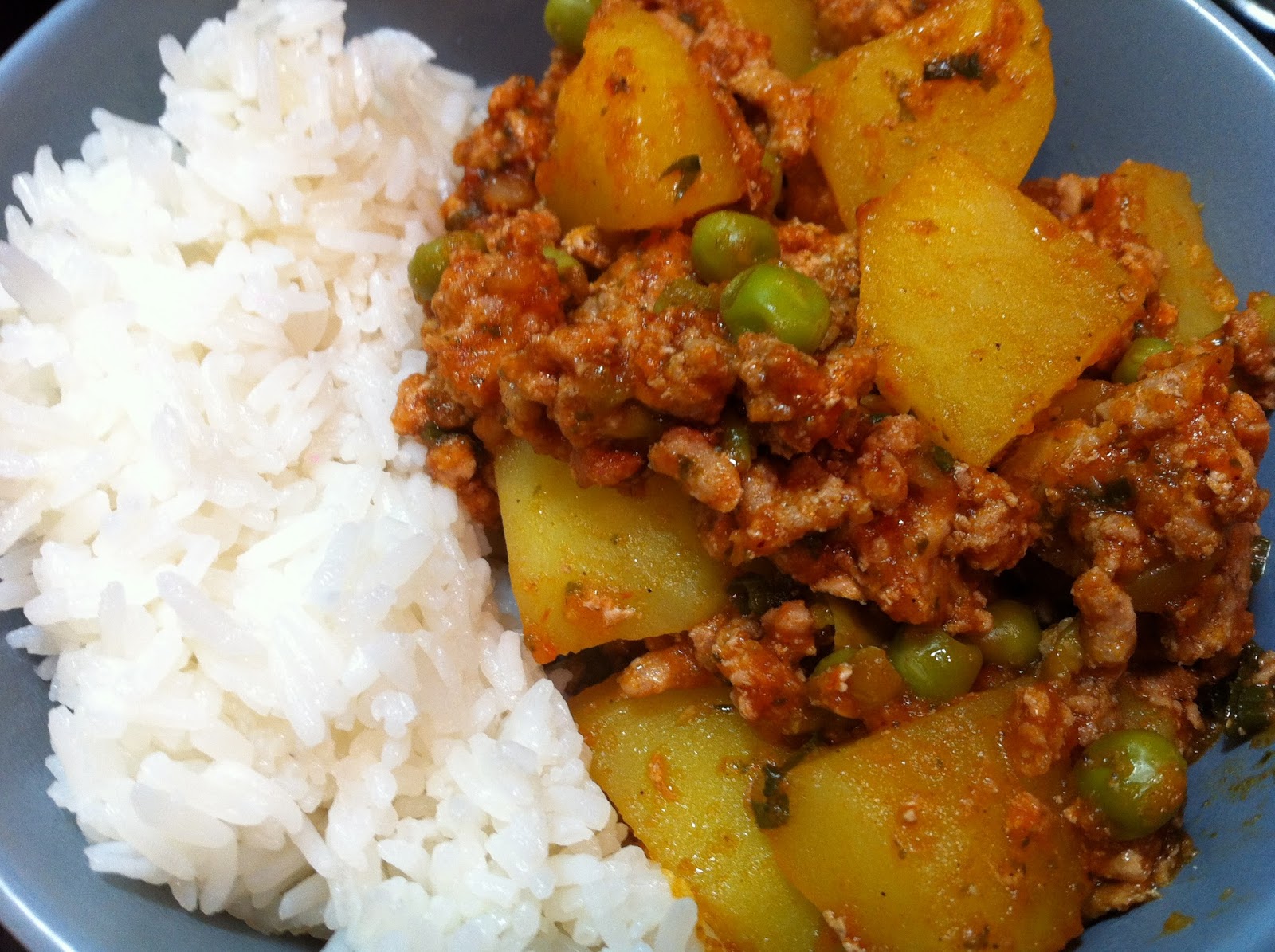 Cooking with SAHD Indian Spiced Ground Turkey with Potatoes and Peas