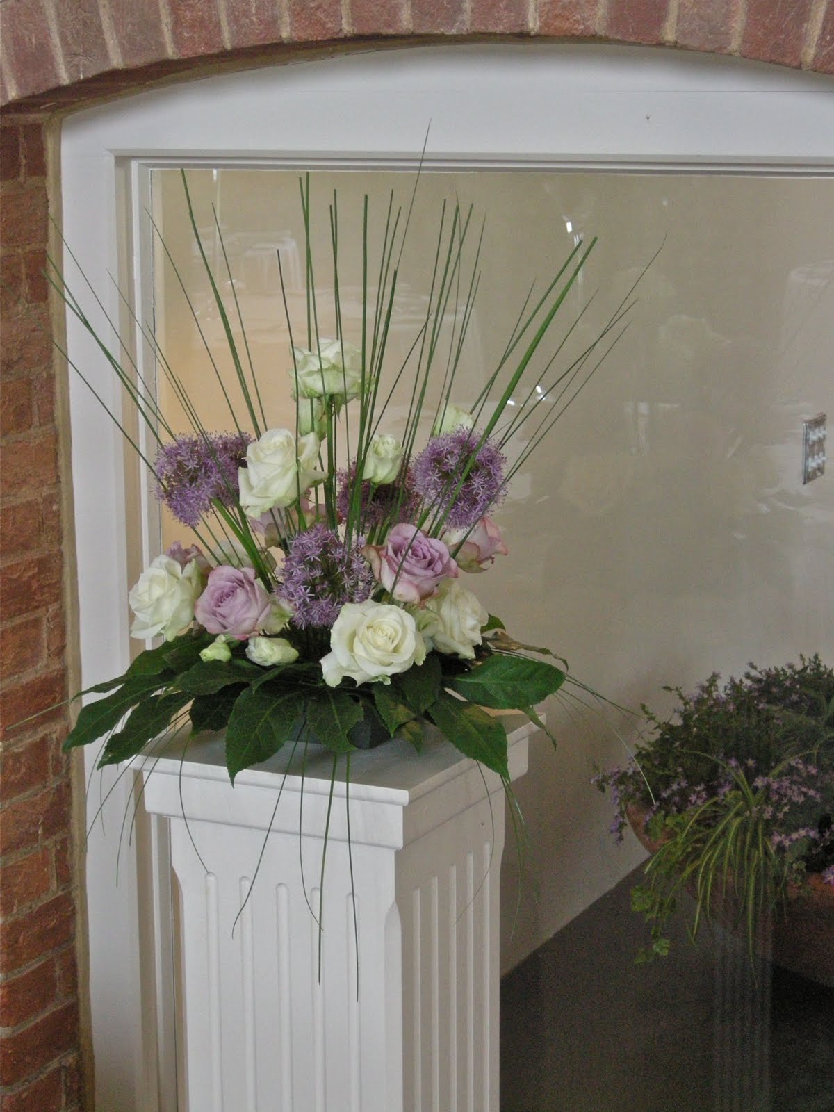 Wedding Flowers Blog Laura's Contemporary Wedding Flowers, Farbridge