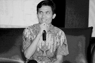 Kelemahan Bahasa Dalam Komunikasi Ilmiah Kelemahan Bahasa Dalam Komunikasi Ilmiah