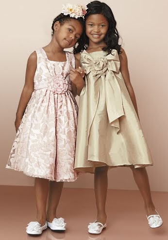 Ropa infantil de moda Somos una tienda de moda infantil online en la que queremos hacer realidad vuestros sueños y que encontréis toda la ropa para niños y ropa de bebé para los pequeños de la casa. En Olivia Cucu apostamos por el diseño español, ropa fabricada en España, de .