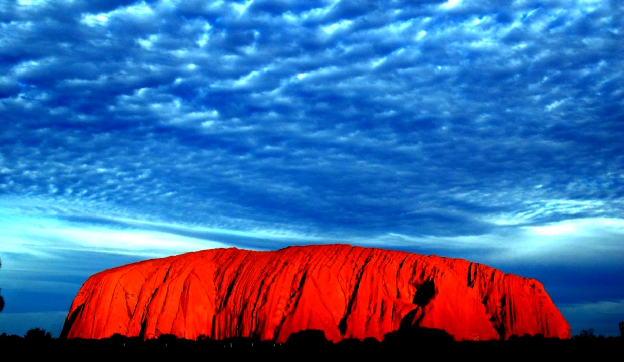 the colour of uluru at sunset wallpaper 51240 HQ Desktop the colour of uluru at sunset wallpaper 51240 HQ Desktop