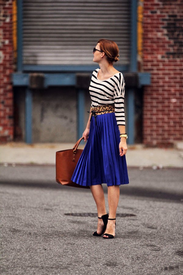 Street Style With Lining And Pleated Blue Skirt Fashion Tribe