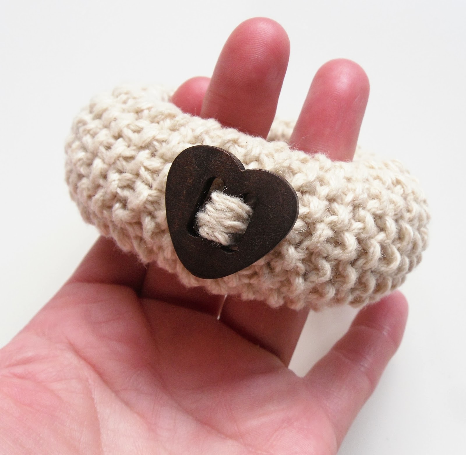 The Feminine Touch UK Knitting / Felting blog Free Tutorial