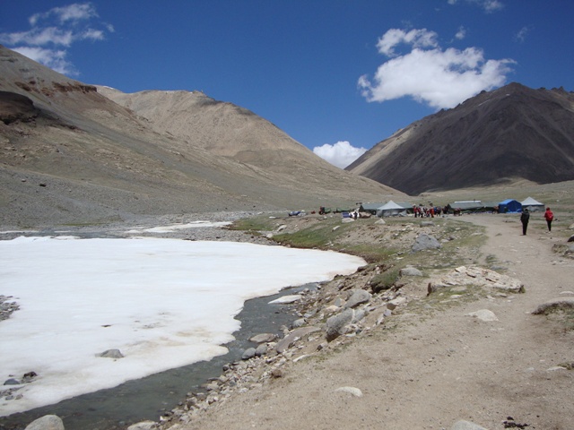 kailash+yatra+1st+day+shop.JPG