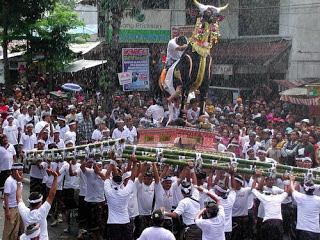 Mengenal upacara ngaben di bali ngaben3 Mengenal upacara ngaben di bali