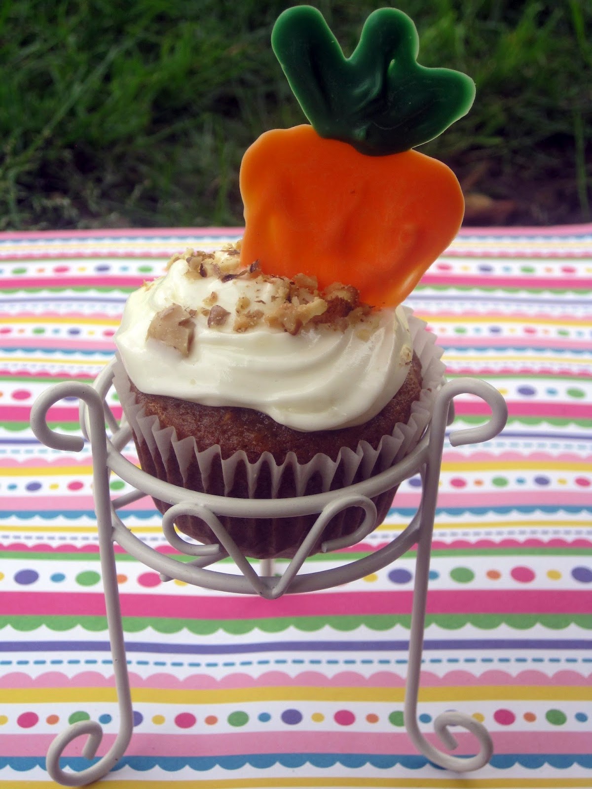 my feelings taste like cupcakes: Carrot Cupcakes with Pineapple Cream
