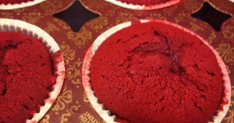 aslında çok basit…. Red velvet cupcake…sevgililer günü sebebiyle