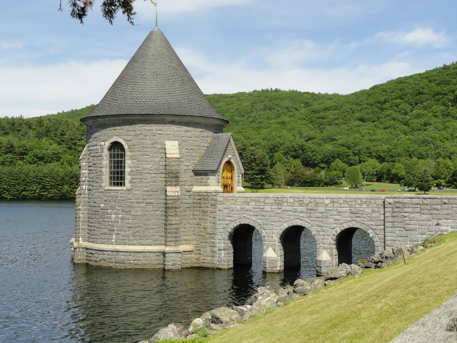 WARRIORSBIKERSPEOPLEPLACESTHINGS PLACESBARKHAMSTED RESERVOIRCT.