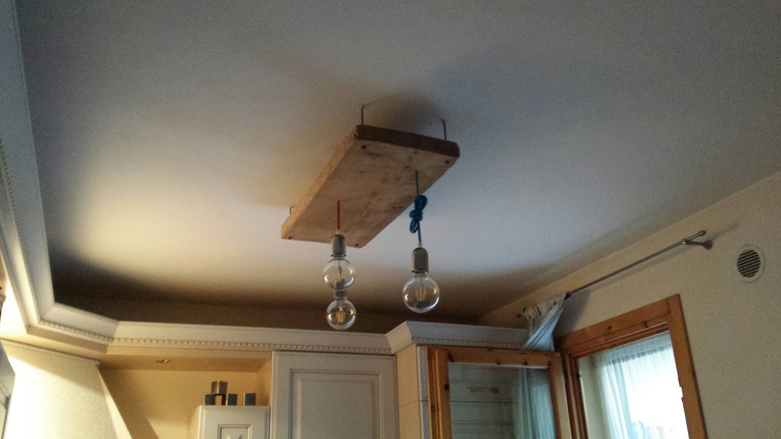 Plafoniere Rustiche Da Soffitto : Lampade in legno rustiche design casa creativa e mobili ispiratori