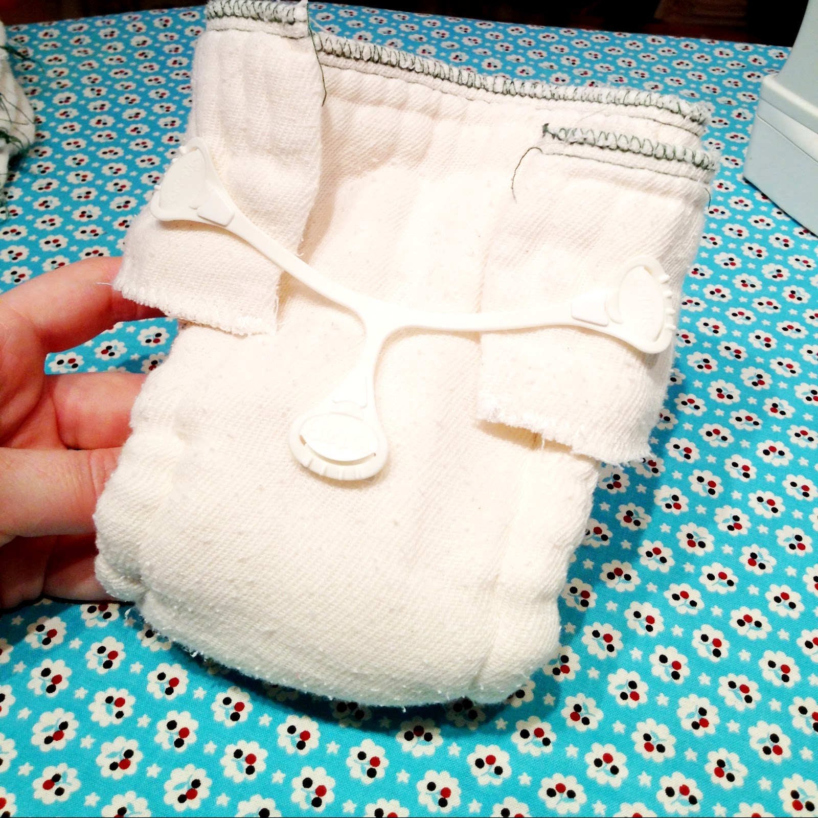 The Handmade Dress: Diaper Tutorial: How to make a fitted from a prefold.