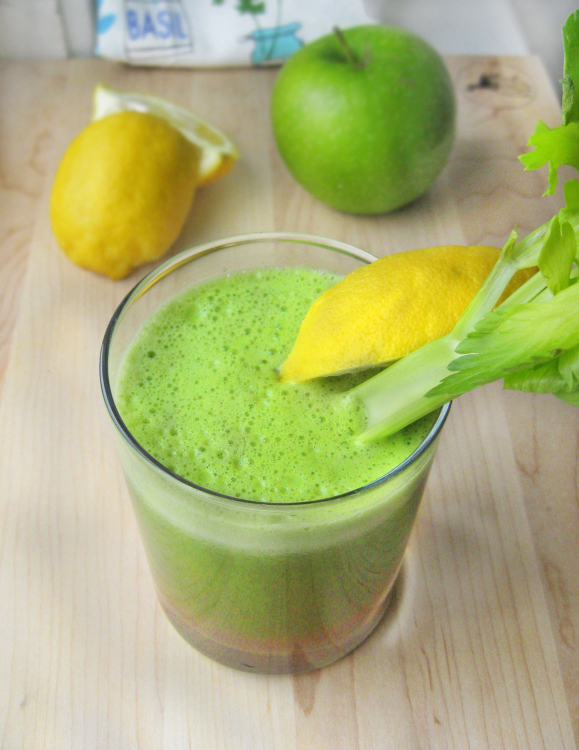The Queen of Quinoa Healthy Green Juice with Lemon