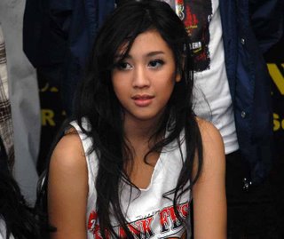 10 PANTAT TERSEKSI ARTIS DARI INDONESIA