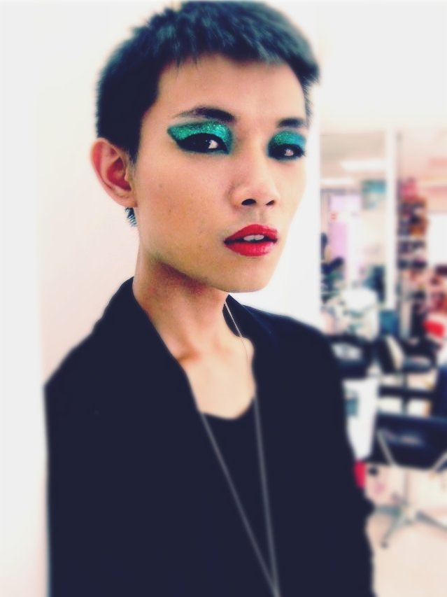 Mag Green Eyeshadow with glitter