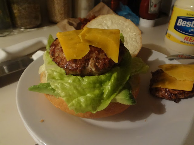 turkey burger with lettuce and cheese