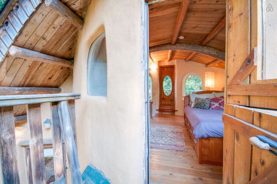 Moon to Moon: Mayne Island Cob House