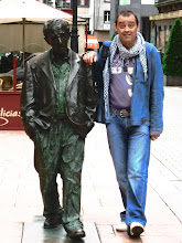 Aqui con Woody A:paseando por Oviedo.