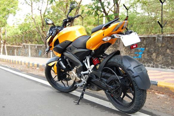 pulsar 200 ns hugger price