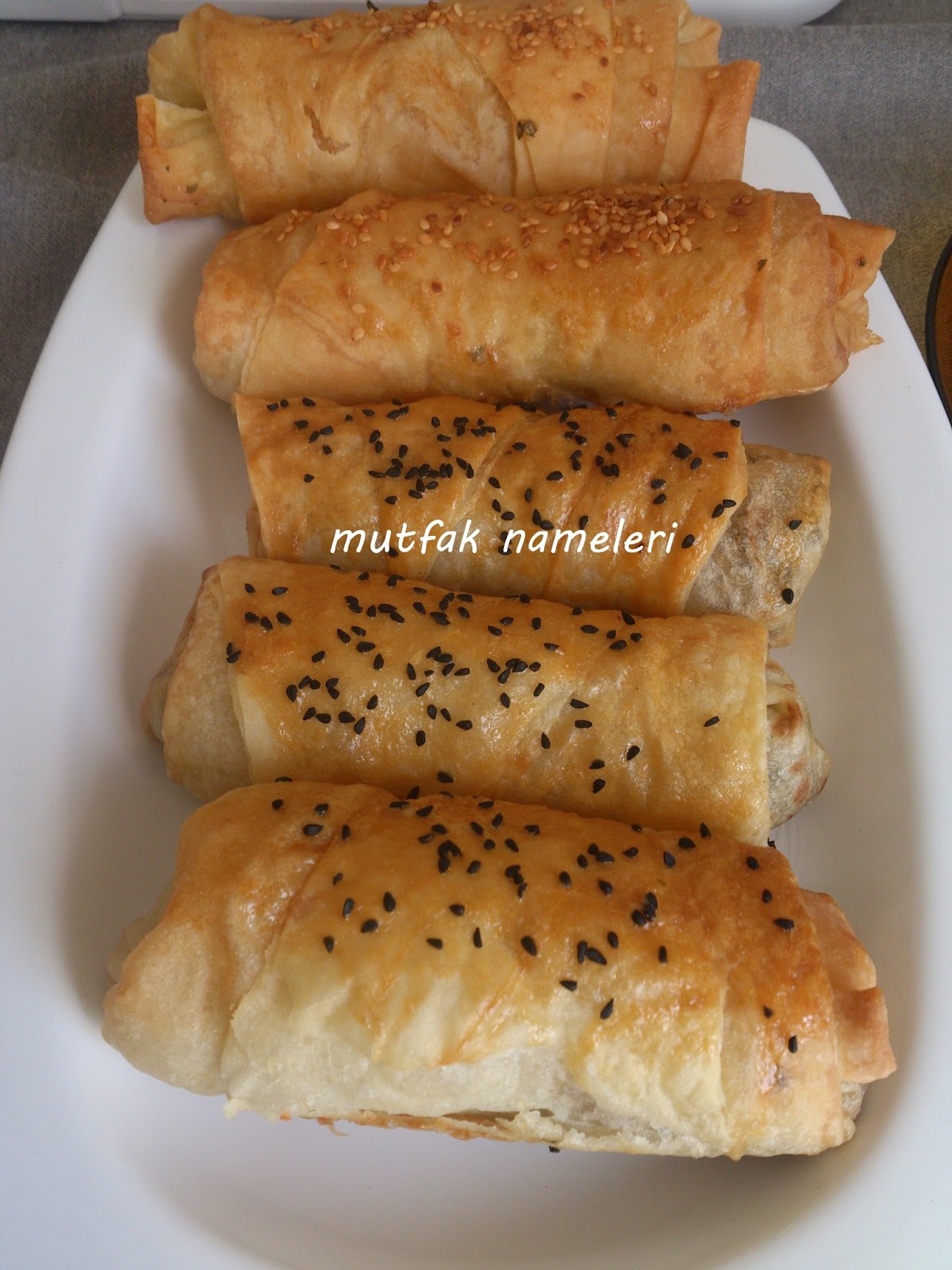 Peynirli Kıymalı Börek Peynirli Kıymalı Börek