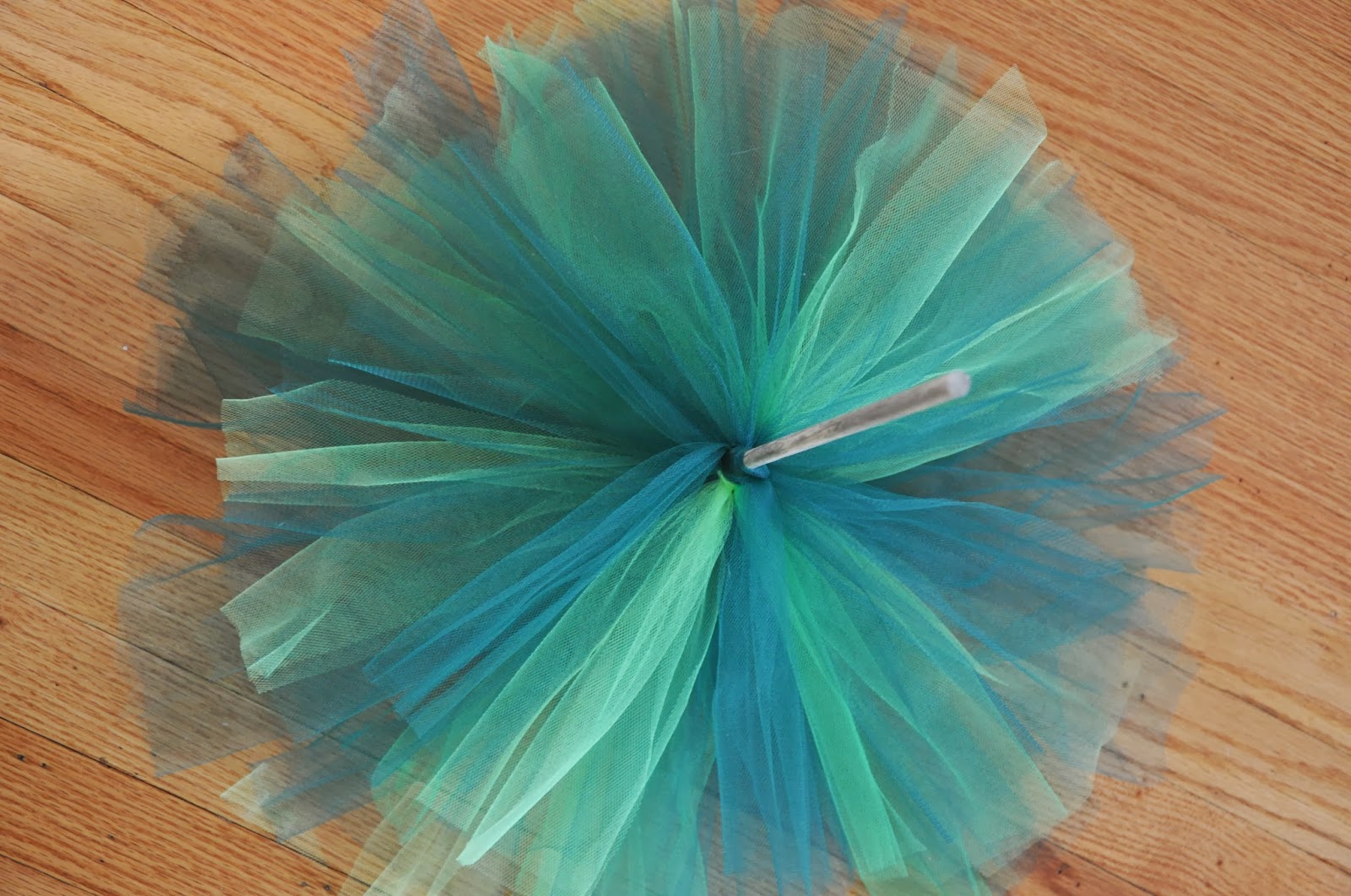 Dancin' With A Dolly DIY Tulle Christmas Tree