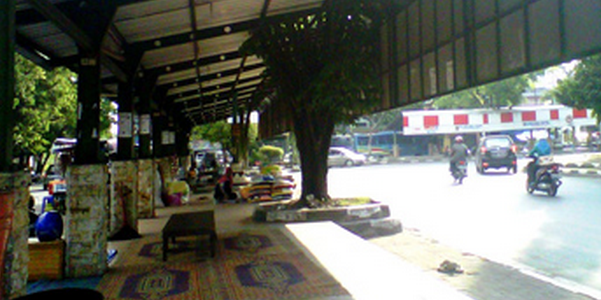 Selter PKL Alun-alun Pemalang Diduga Dijualbelikan Oleh Pedagang