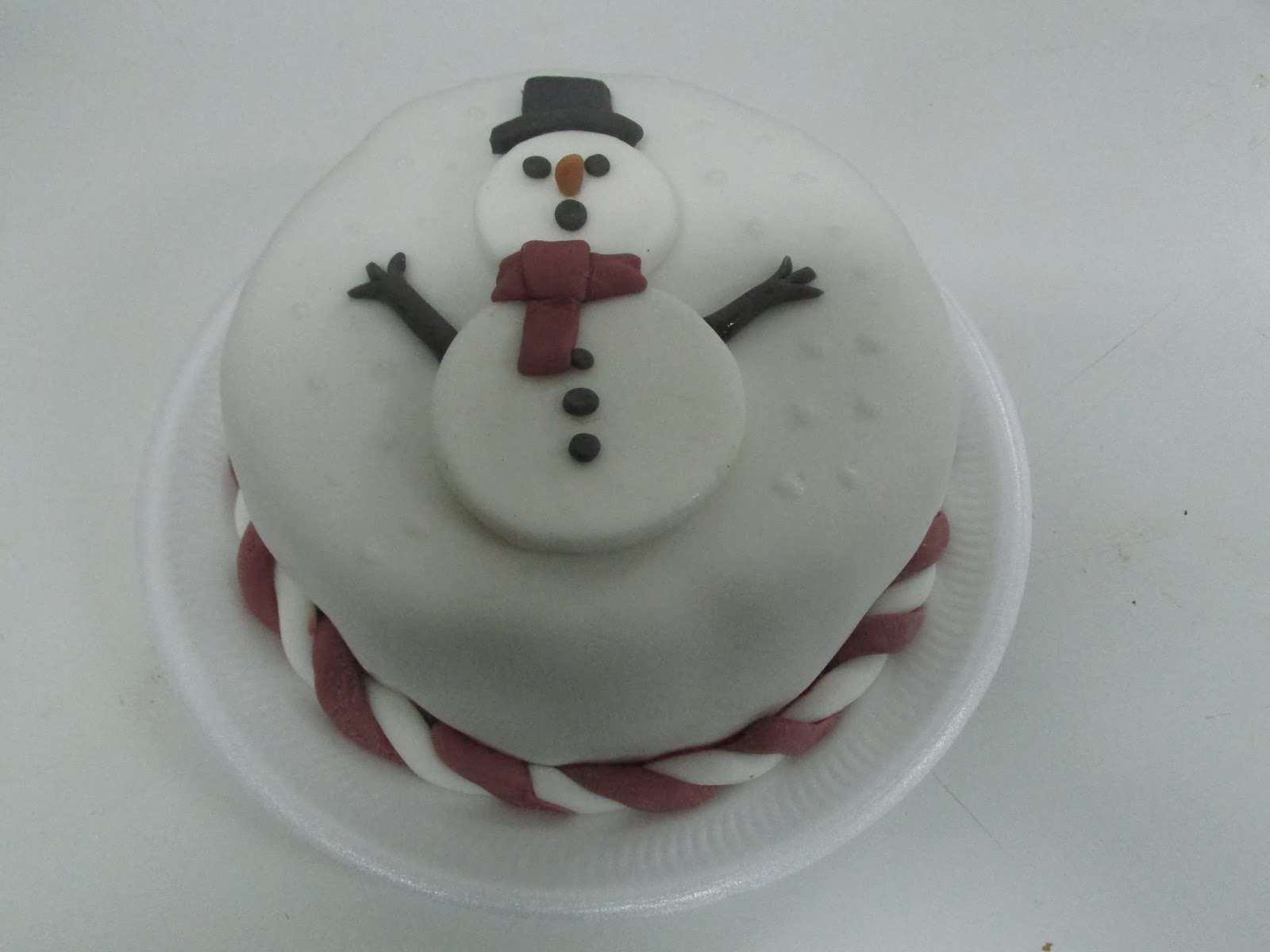 Styles Of Cooking: More Christmas Cake Designs