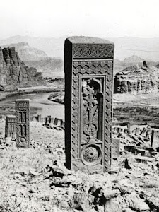 Estela funeraria armenia