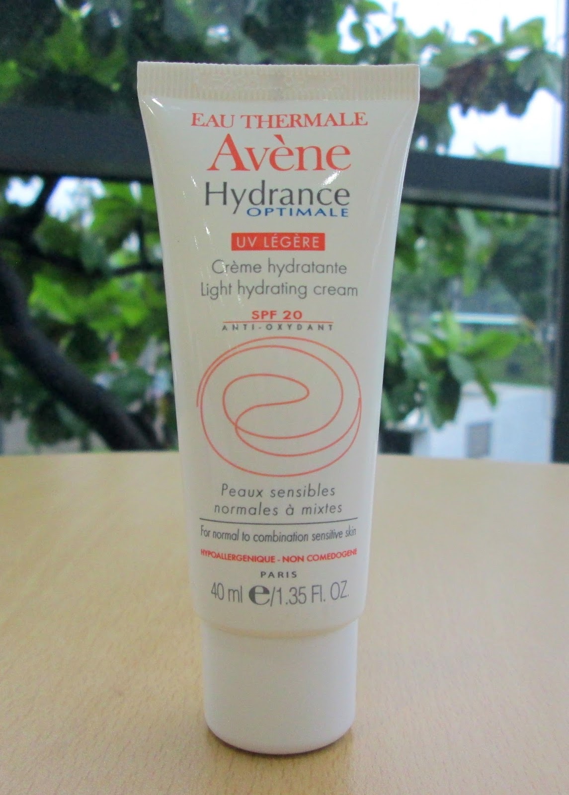 avene uv legere spf 20