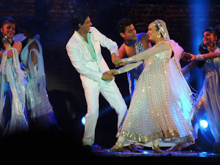 Katrina & Shahrukh performance still from Temptation Reloaded Concert 2013