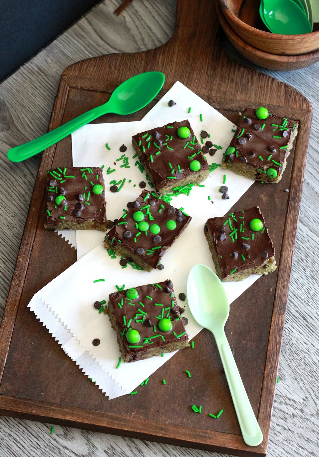 Feeding My Addiction Mint Chocolate Chip Protein Bars