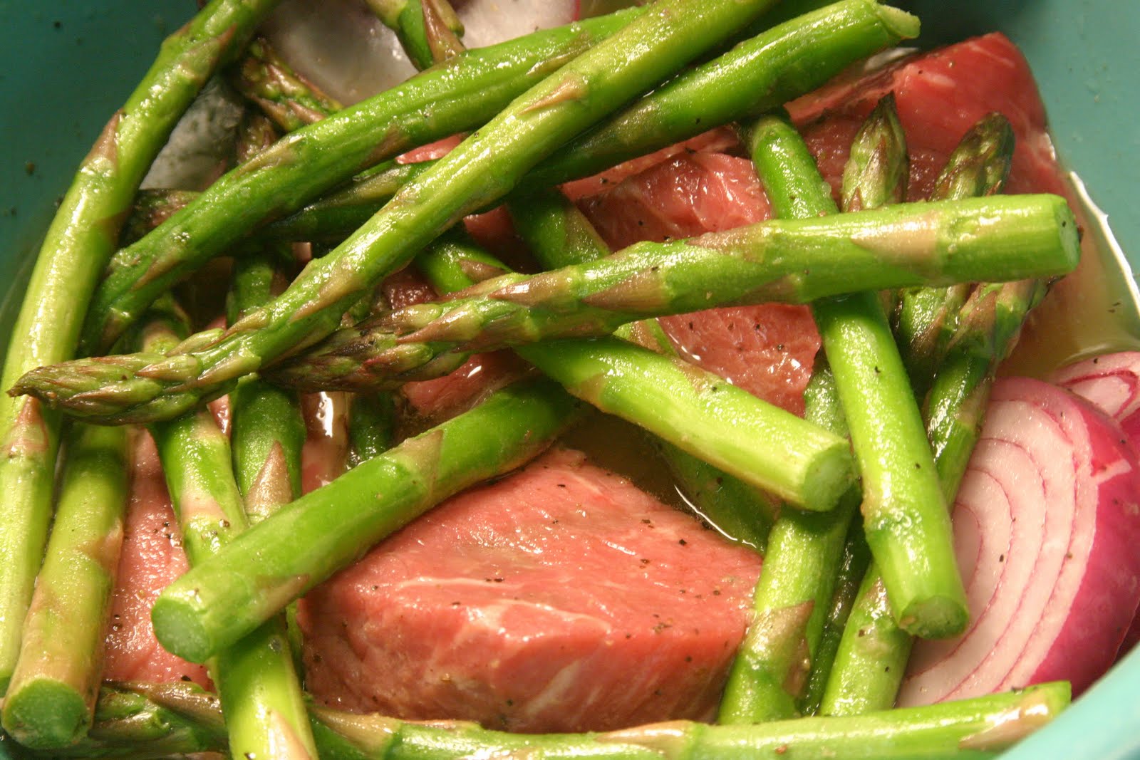 Chickpea Spinach Steak Salad with Red Wine Vinegar Cuts Recipes for