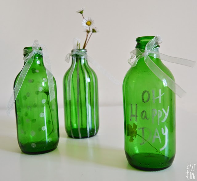 Be Creative Mummy / UK lifestyle Blog / Crafts PAINTED BOTTLES DIY