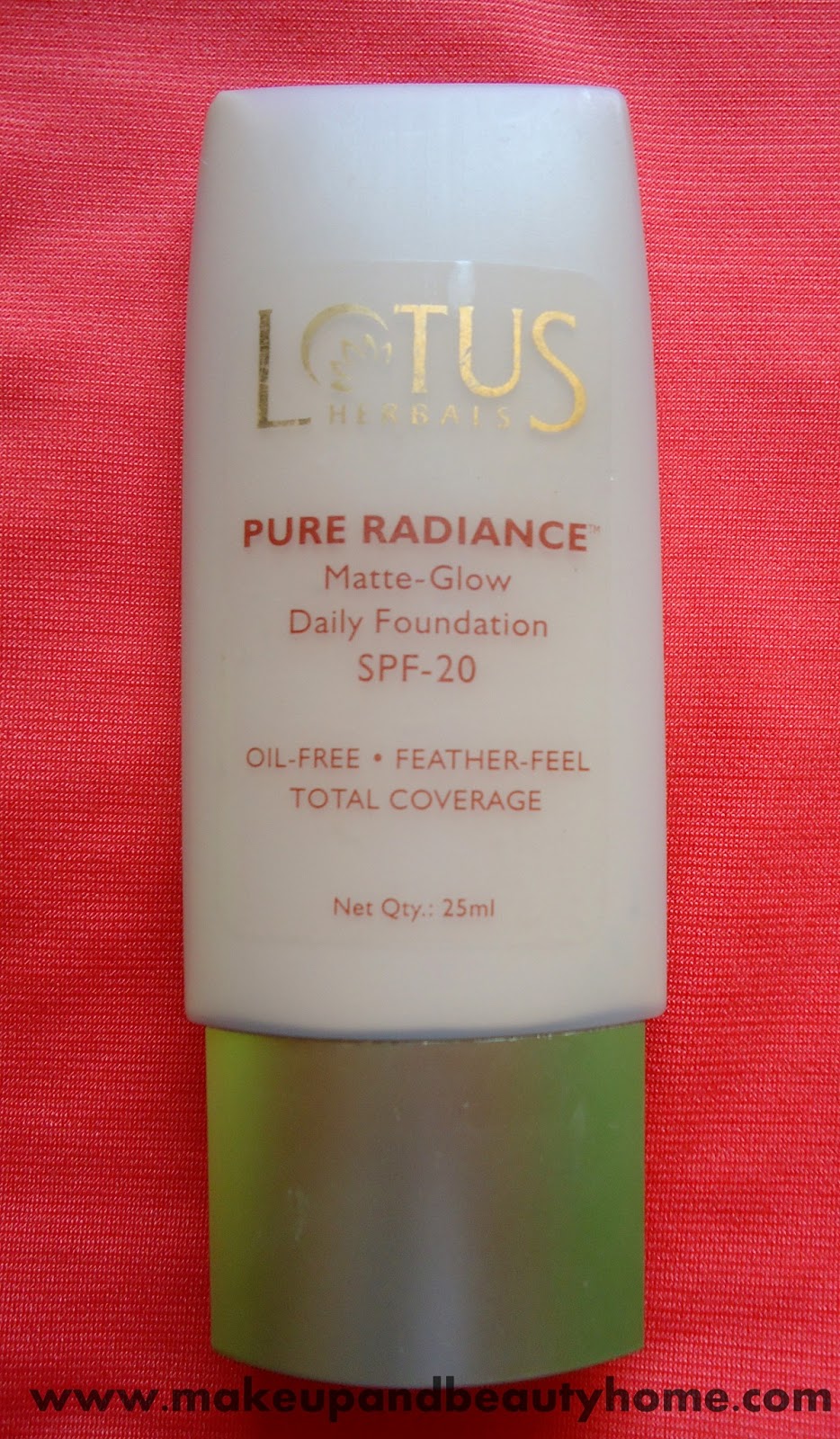 Lotus Herbals Pure Radiance Matte Glow Daily Foundation SPF 20 Soft