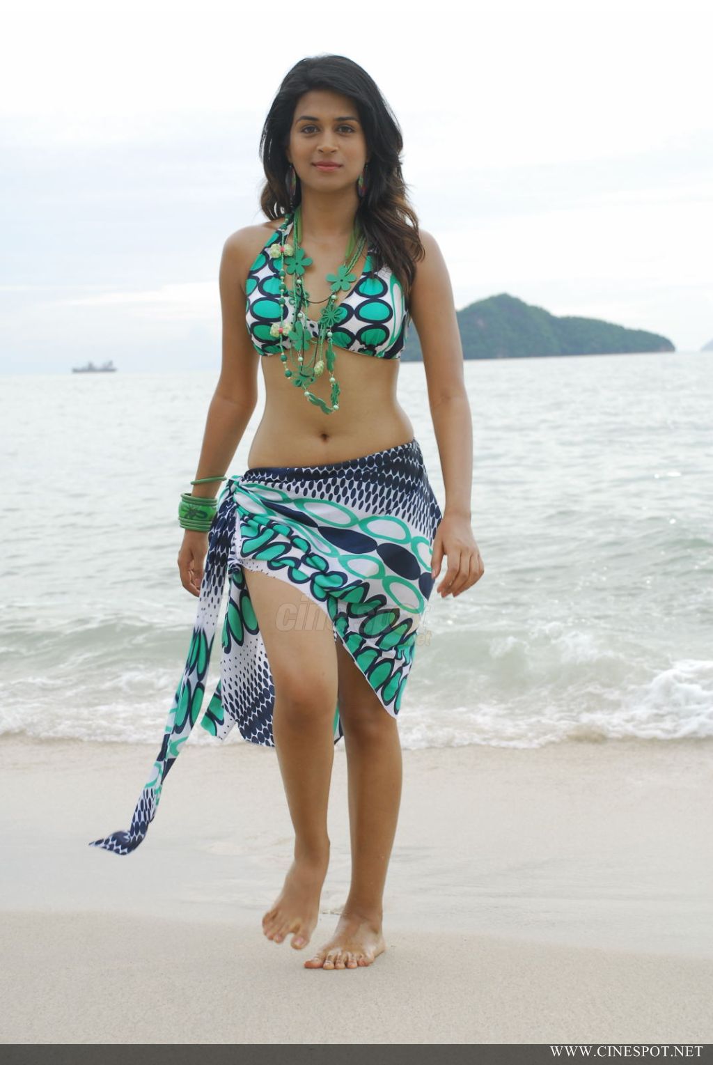 Shraddha Das Hot Bikini HQ Wallpaper1 - Shraddha Das Hot Bikini HQ Wallpapers