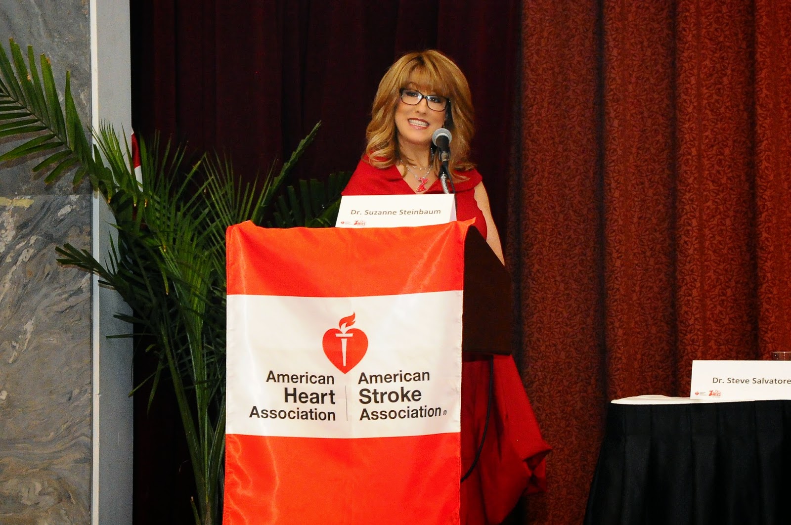 Dr. Suzanne Steinbaum a Grain Foods Foundation Scientific Advisory Board Member and American Heart Association Go Red For Women Spokesperson